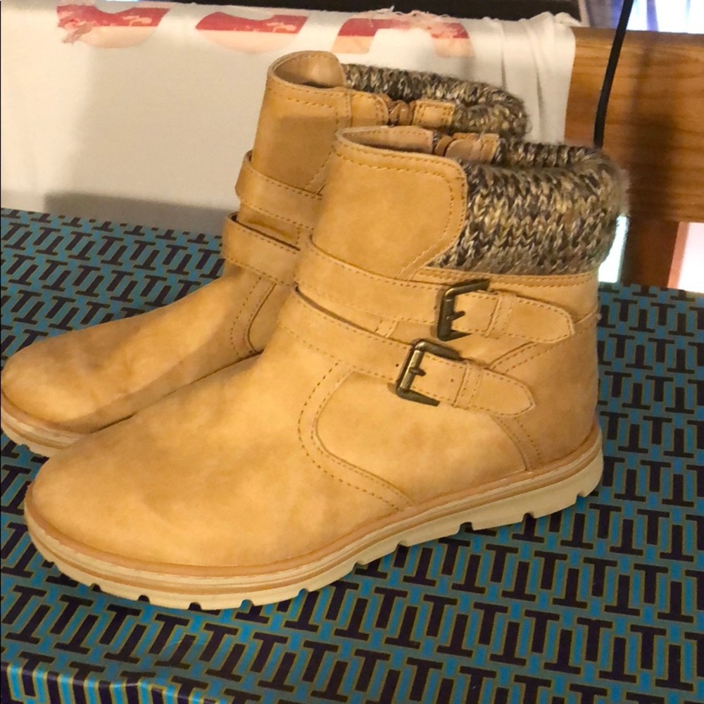 Cliffs by White Mountain boots